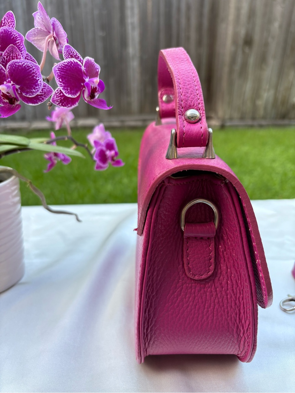 Vibrant classy fuschia Top-Handle pebbled Leather satchel from Italy - Picture 5 of 8